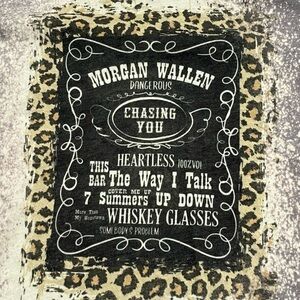 Morgan‎ Wallen Women’s Medium Chasing You purple short sleeve Concert T-shirt